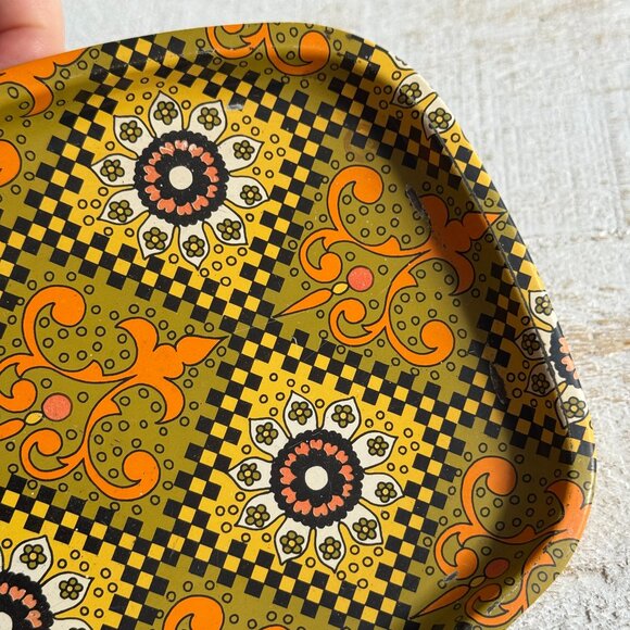 Vintage Metal Retro Rolling Tray - Groovy Herb Tray - Picture 3 of 9